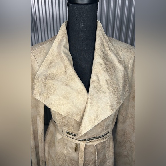 Women’s Joseph Ribkoff Tan Long Sleeve Wrap Faux Leather Jacket Designer Size 12 - Picture 4 of 6